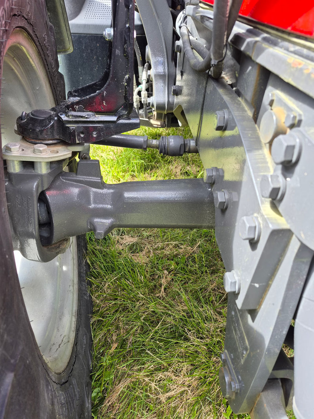 Trator Massey Ferguson 5713S 2018
