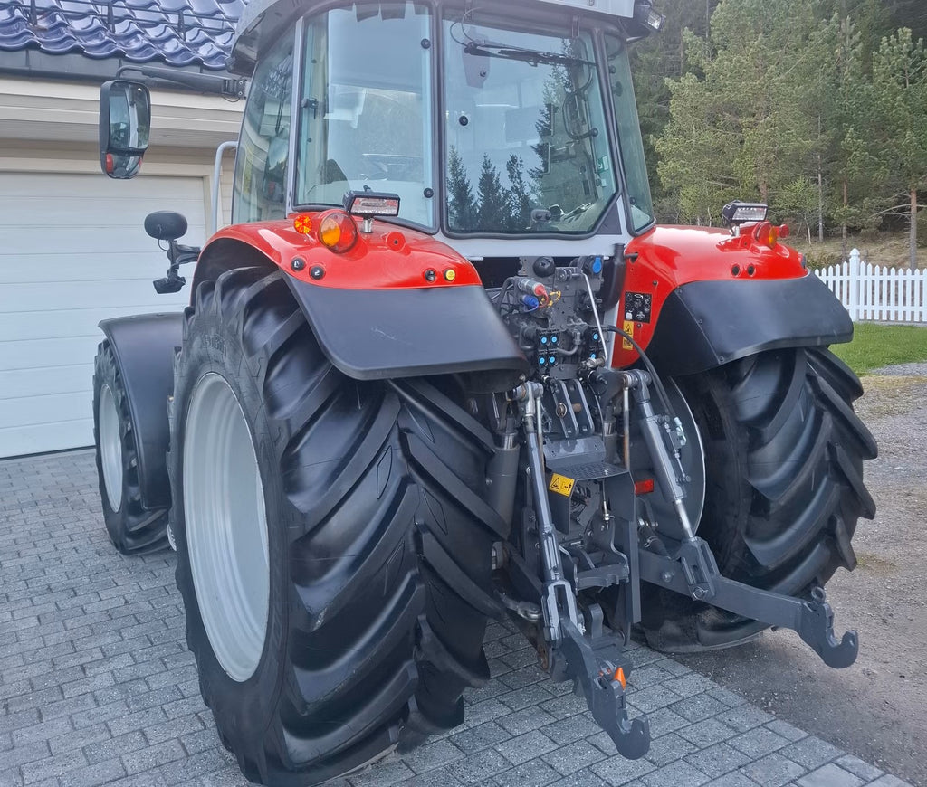 Tracteur Massey Ferguson 5S 145 Dyna-6