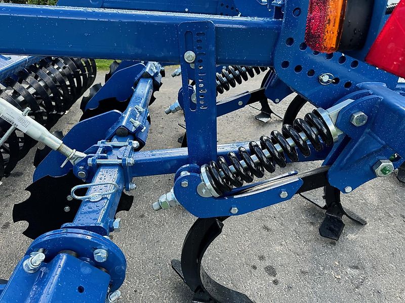 Cultivateur à dents multifonctionnel Rolmako U 436 Standard - 2,6 m