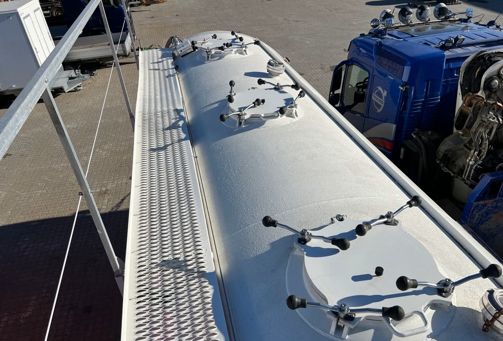 Semi-remorque vrac CMT41N 41 000 litres