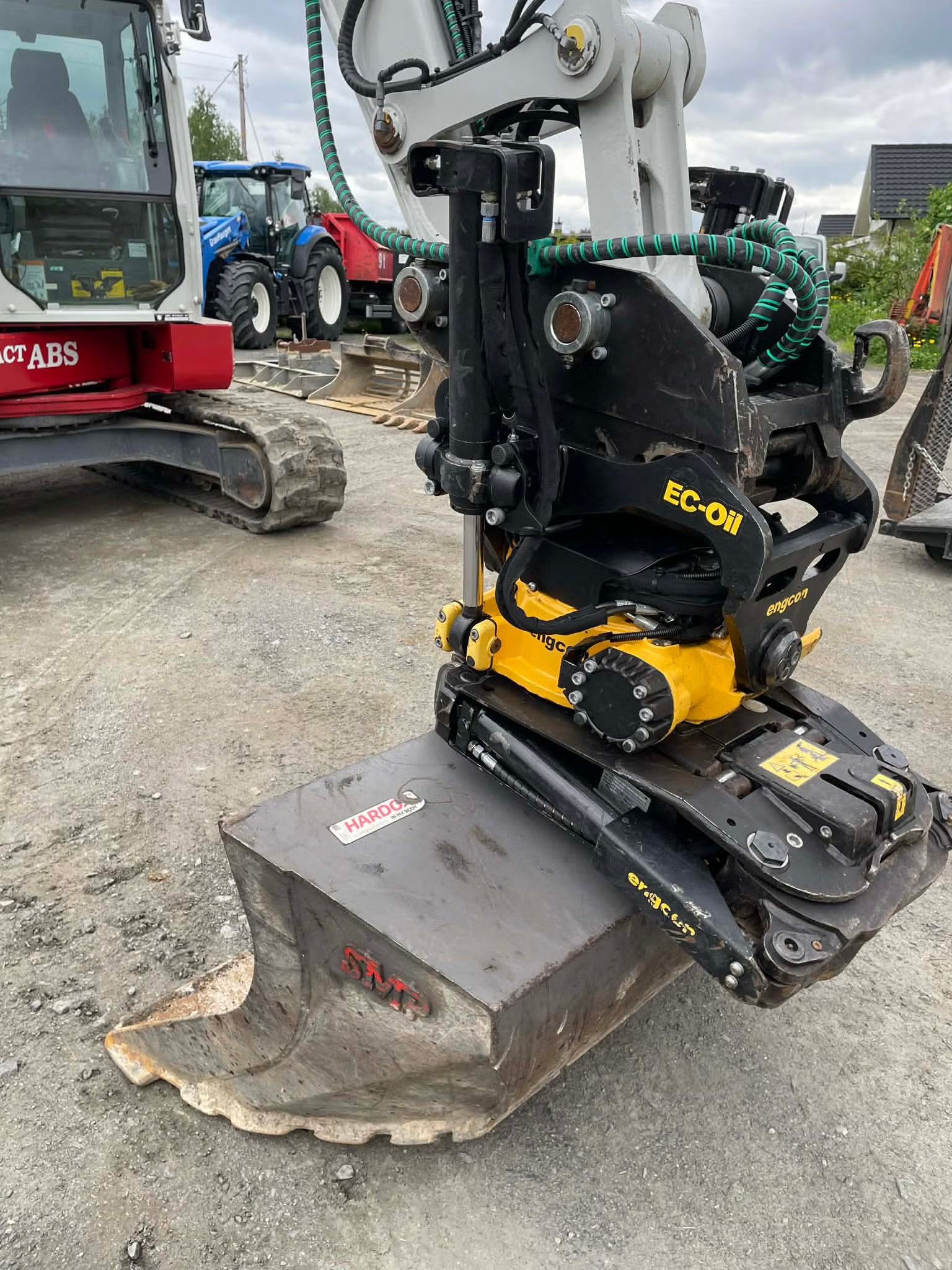 Pelle Takeuchi TB280FR