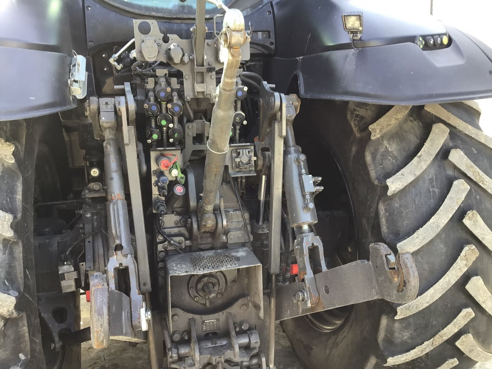 Tracteur Valtra Q305 Twin Track