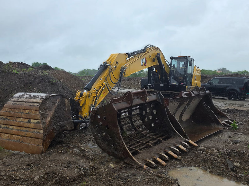 Pelle Cat 330 NG + Radiocommande