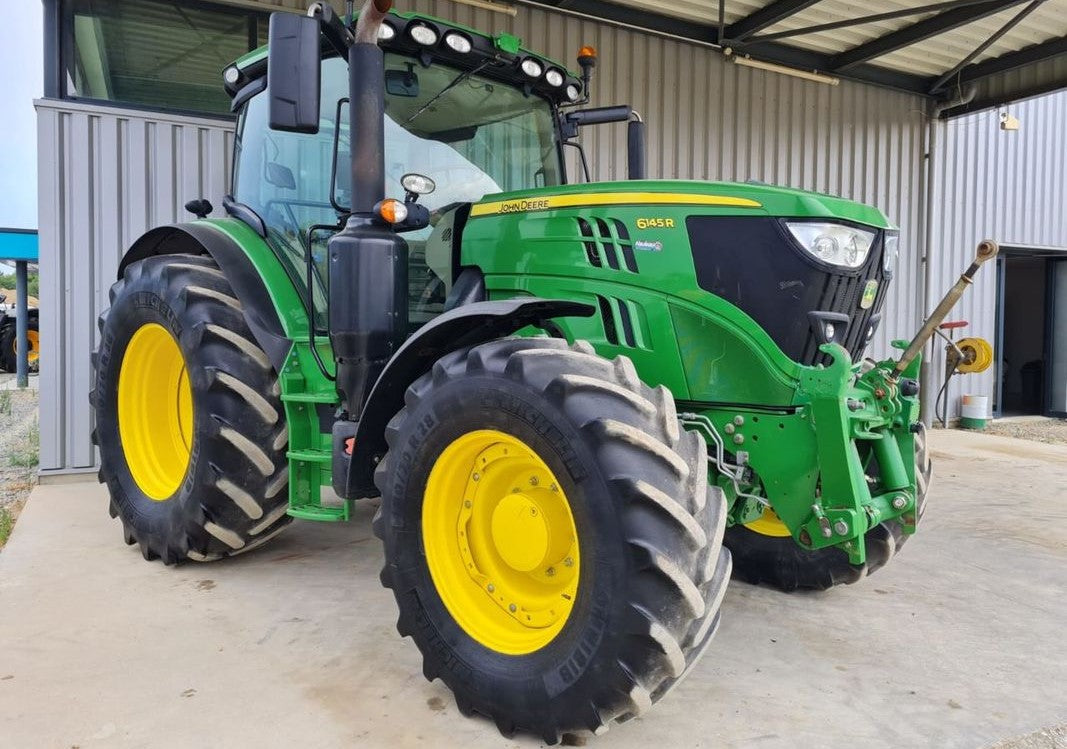 Tracteur John Deere 6145R – 2015 – 4 320 heures
