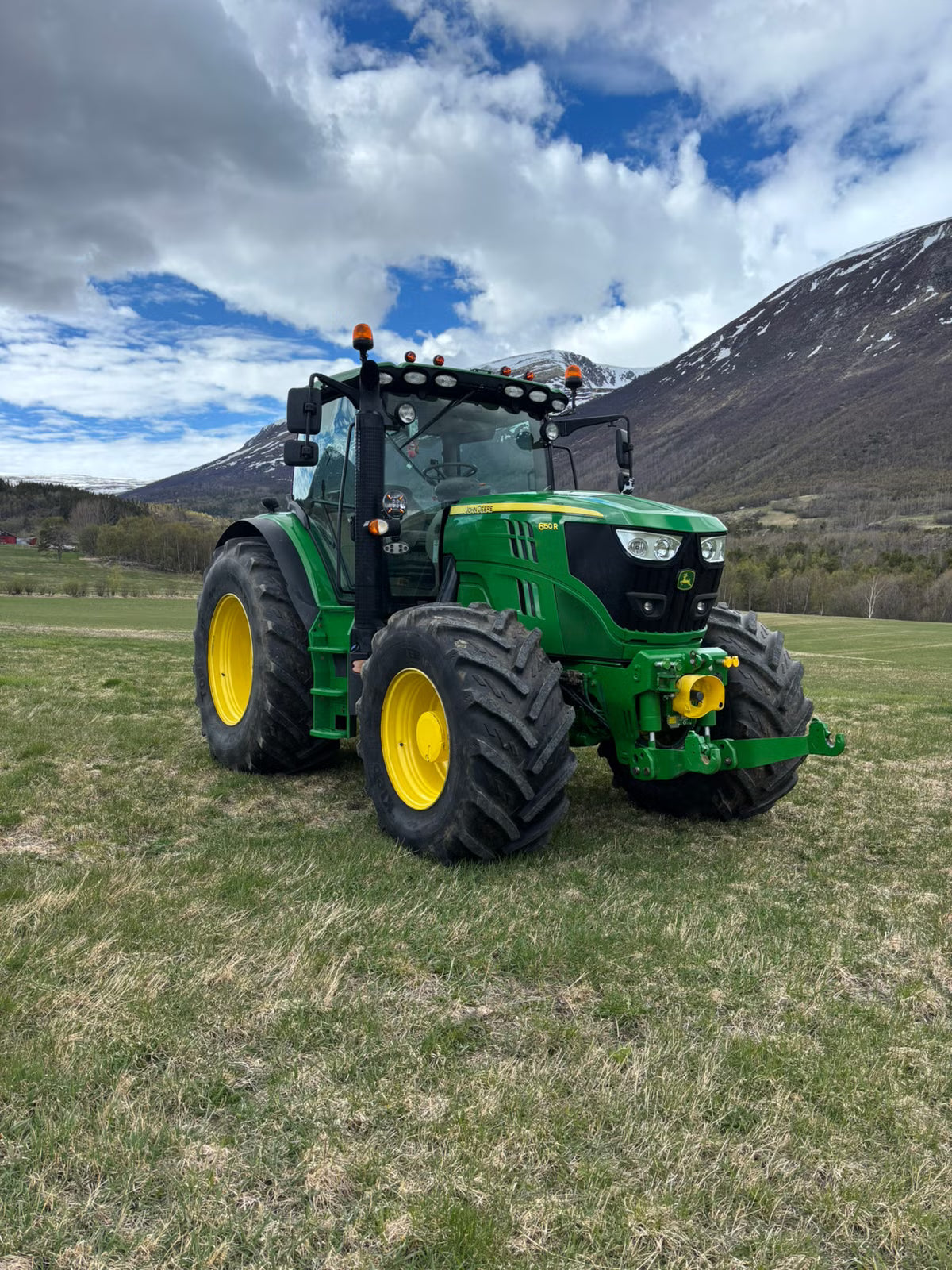 Trator John Deere 6150R