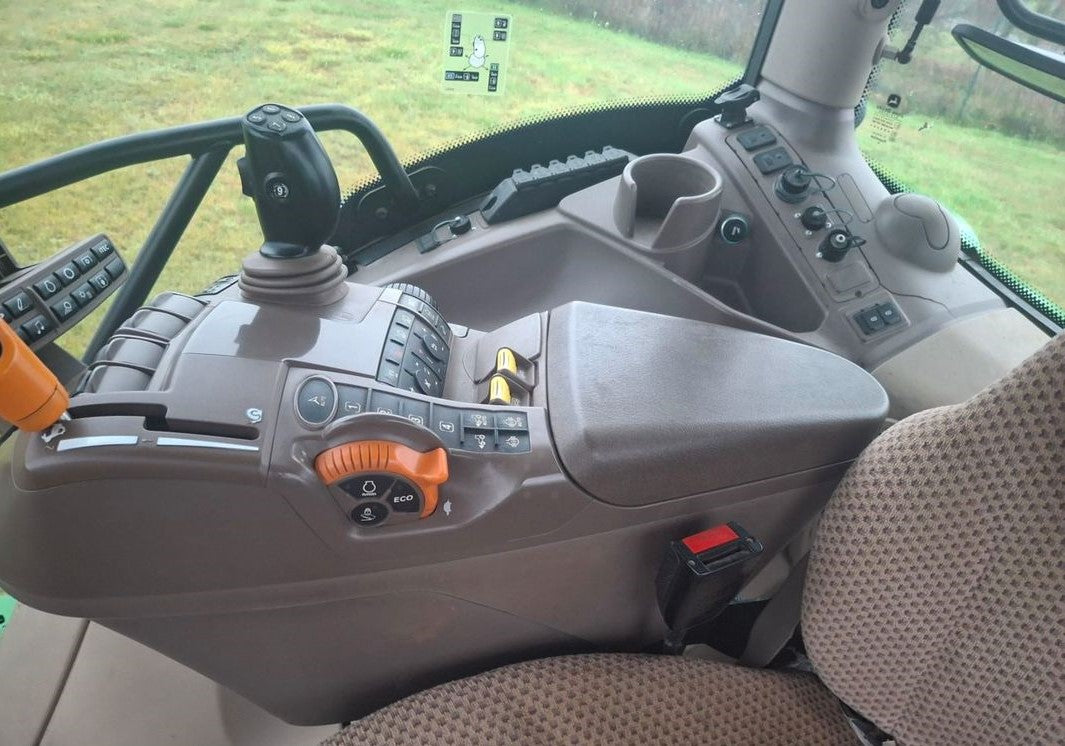 Tracteur John Deere 6155R – 2021 – 3 400 heures