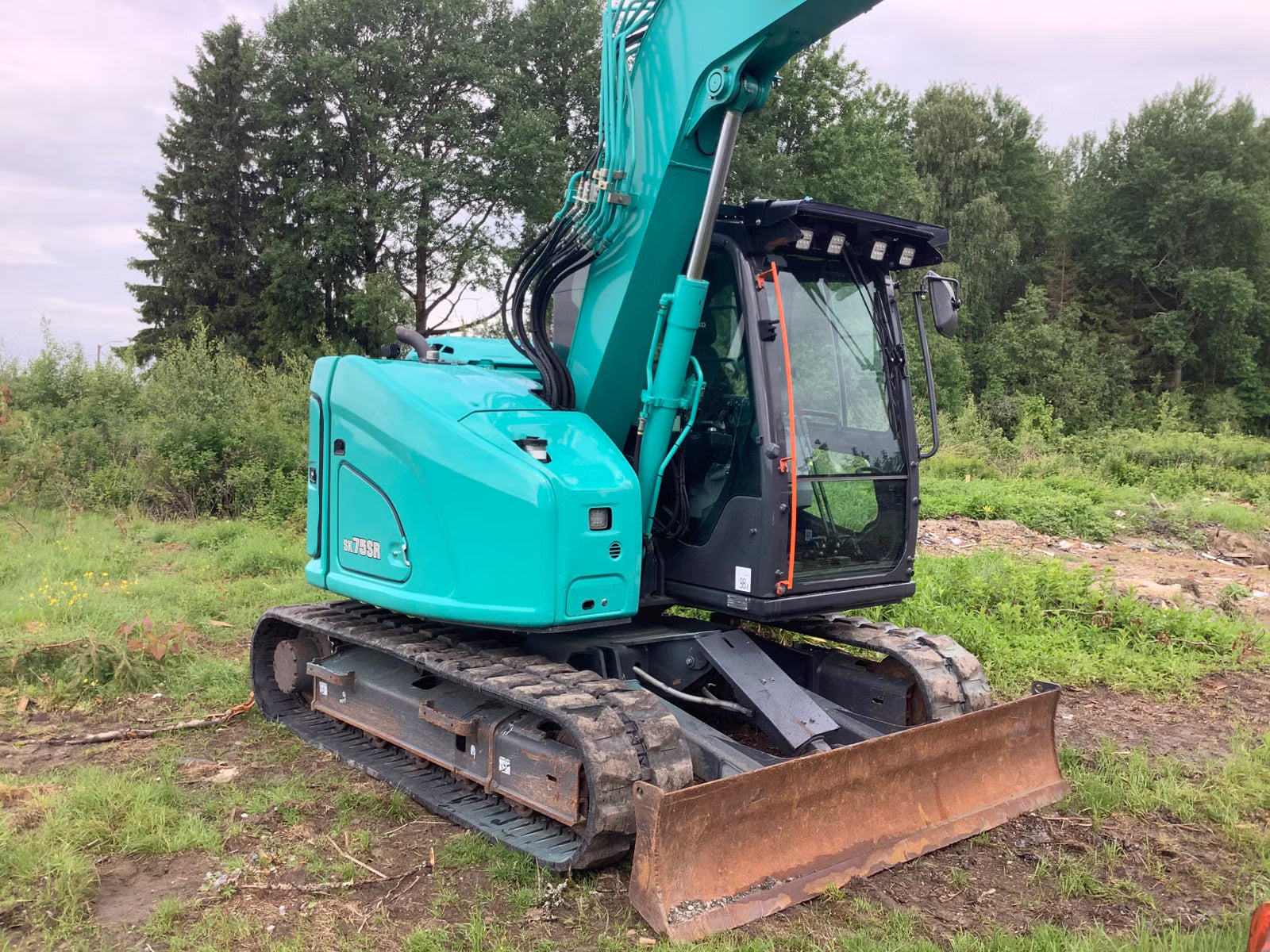 Pelle Kobelco SK75SR-7