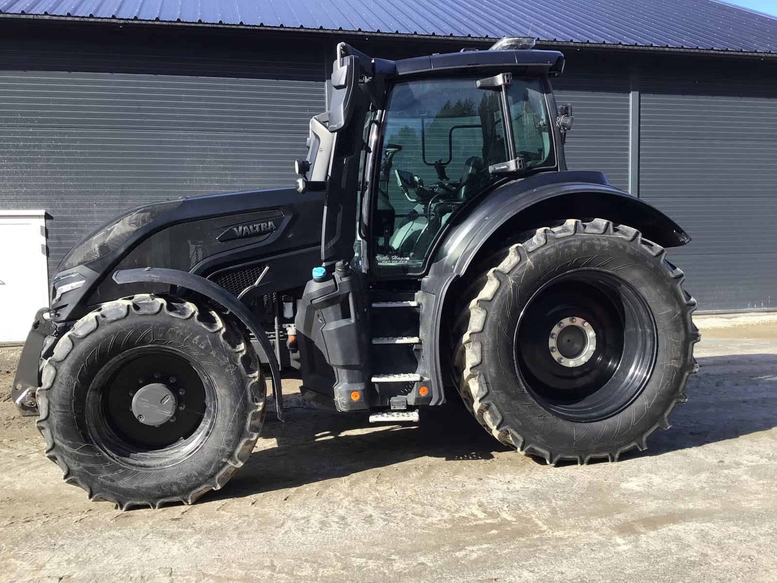 Tracteur Valtra Q305 Twin Track