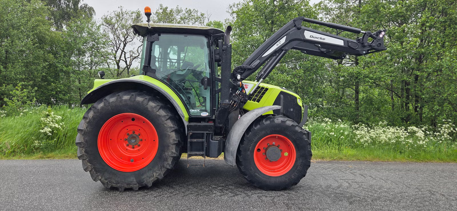 Tracteur CLAAS Arion 550