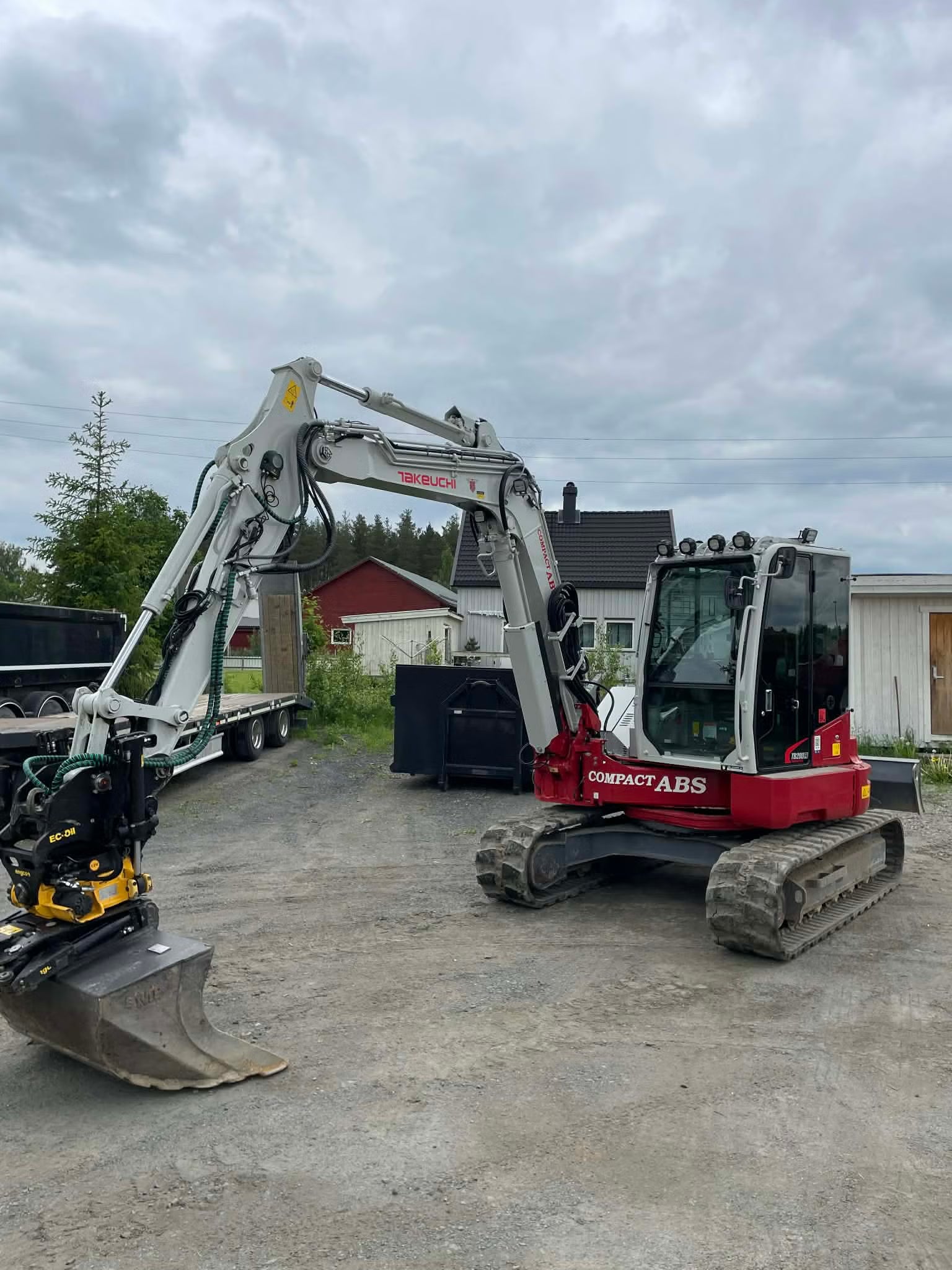 Pelle Takeuchi TB280FR