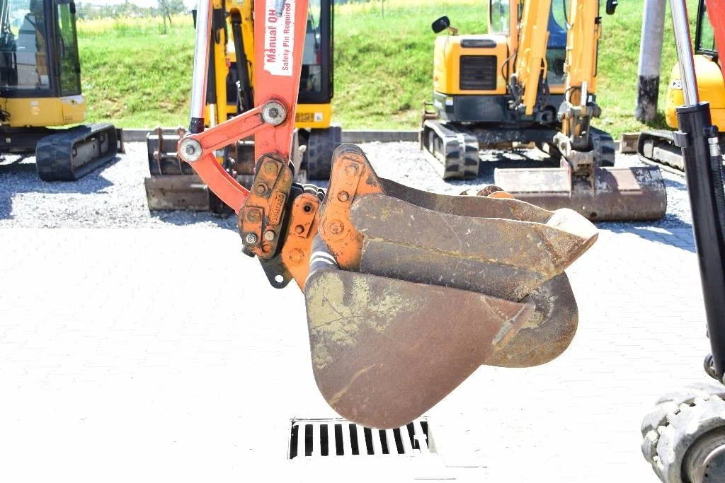 Mini Pelle Kubota U27-4 2,6 T+ 3 godets + Attache rapide