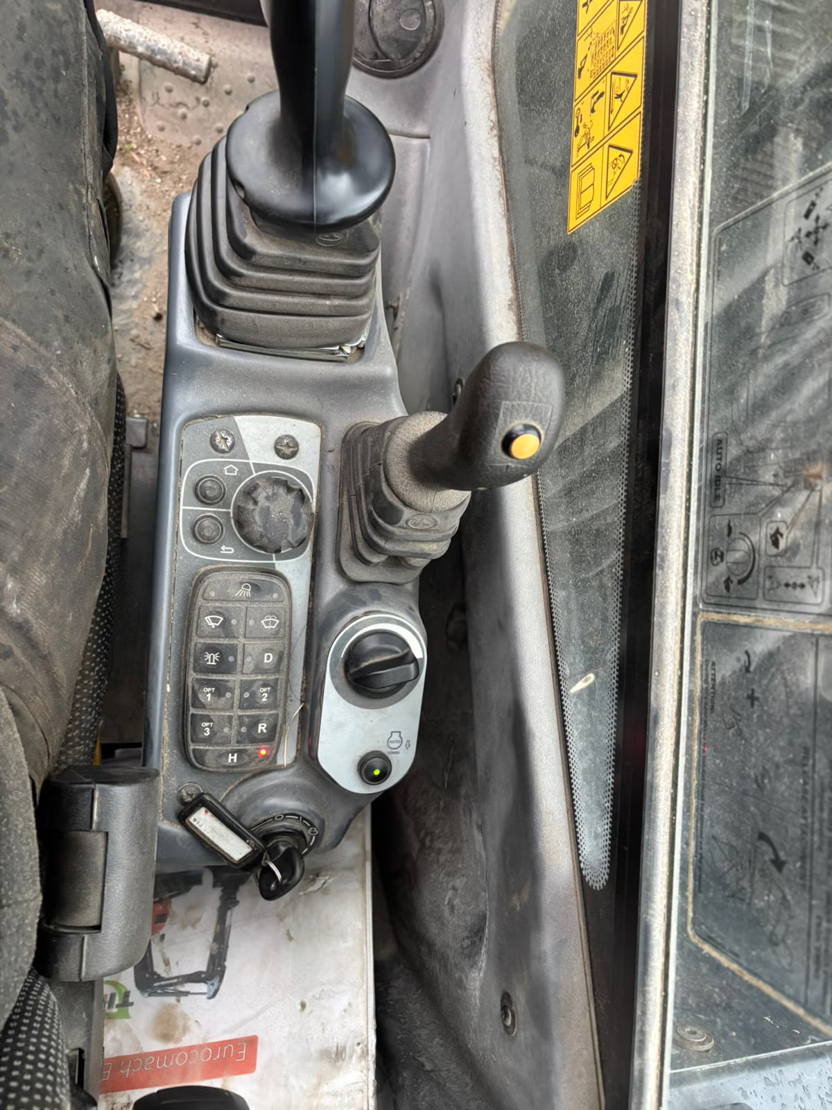 Pelle Eurocomach ES85