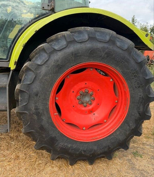 Tracteur Claas ARES 656 – 2005 – 5 746 heures