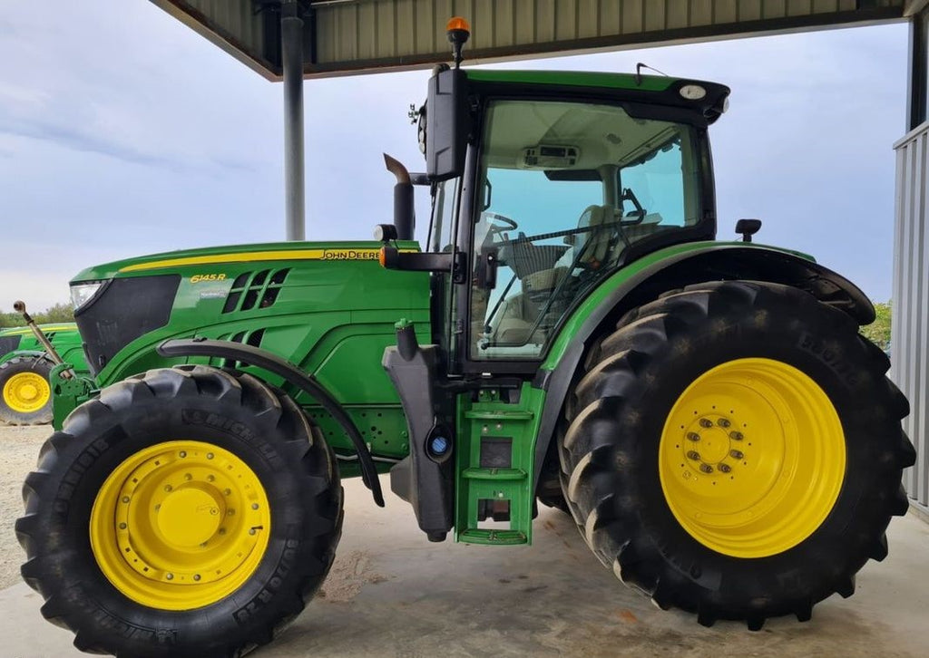 Tractor John Deere 6145R – 2015 – 4 320 horas