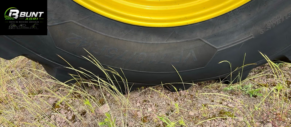 Trattore John Deere 7R 330 2023