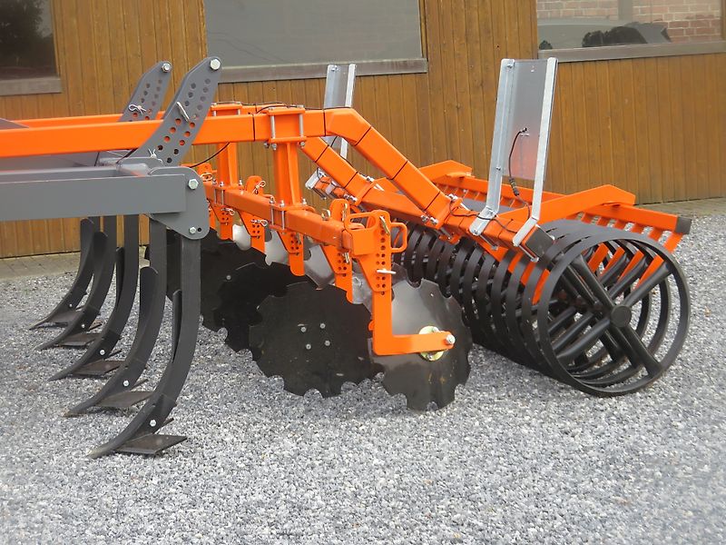 Cultivateur de paillis AgroXX TRIPLE-X 3.0 - 13 dents avec rouleau de toiture