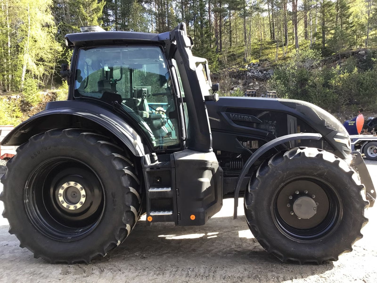 Tracteur Valtra Q305 Twin Track