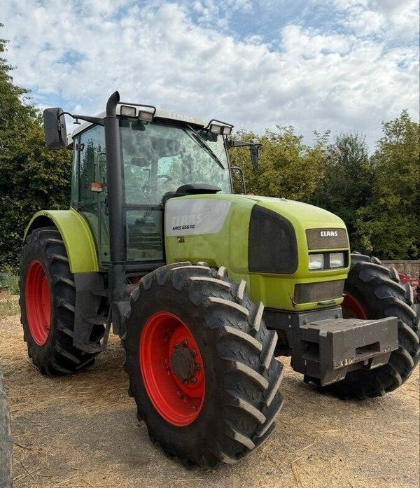 Trator Claas ARES 656 – 2005 – 5 746 horas