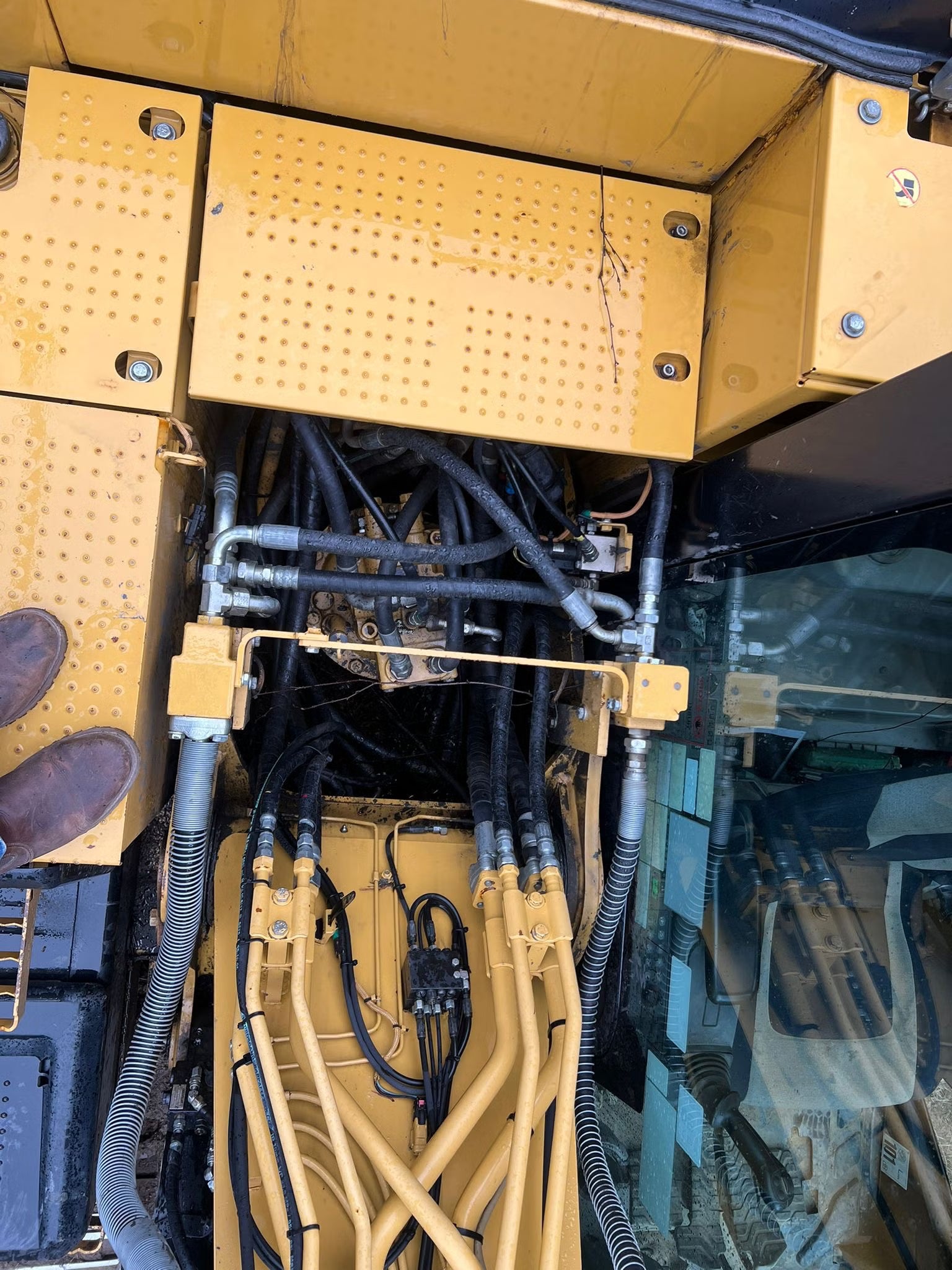 Pelle Cat 318E
