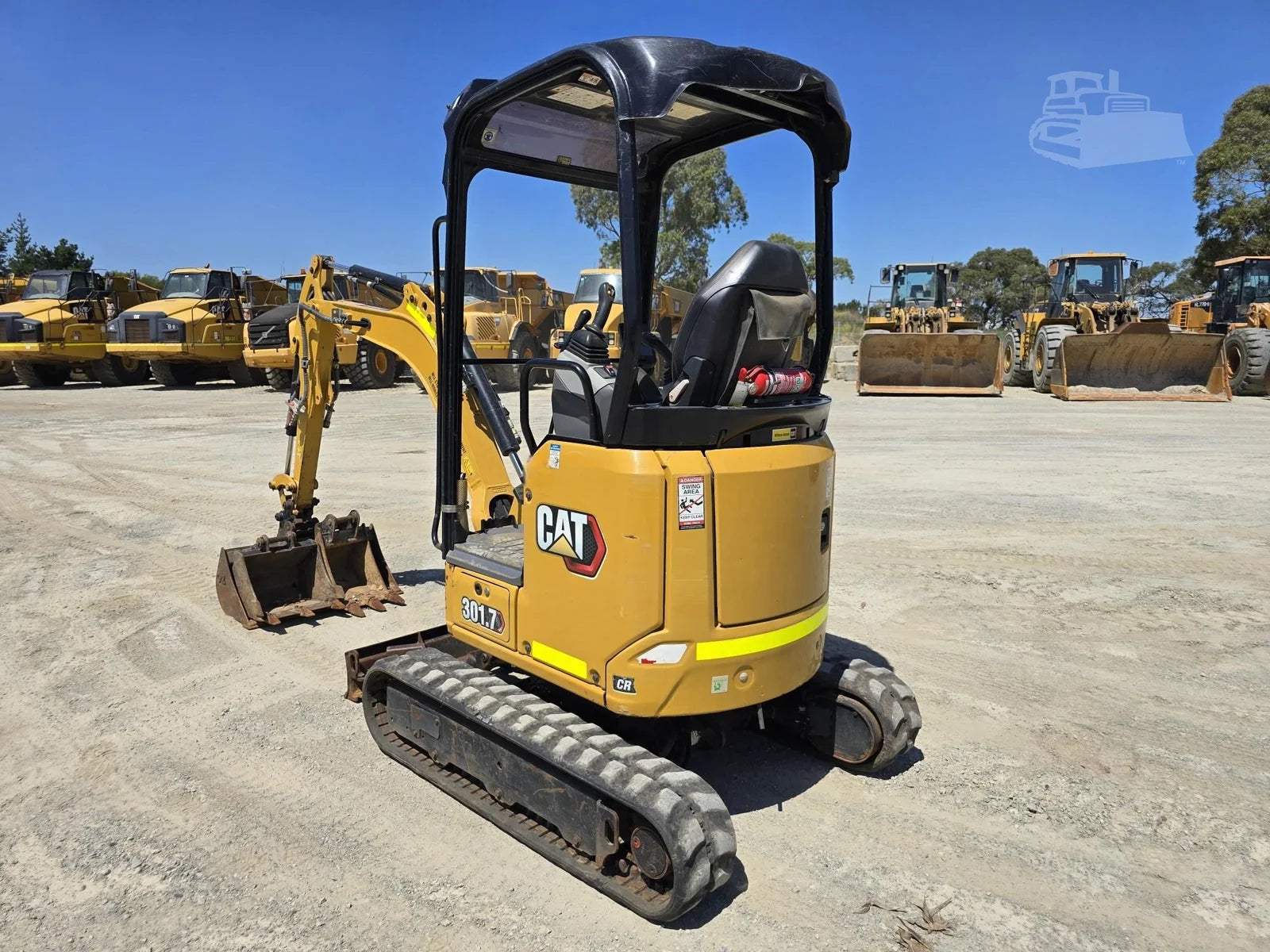 Mini Pelle Caterpillar 301.7CR 1,8 T + 3 godets + Remorque