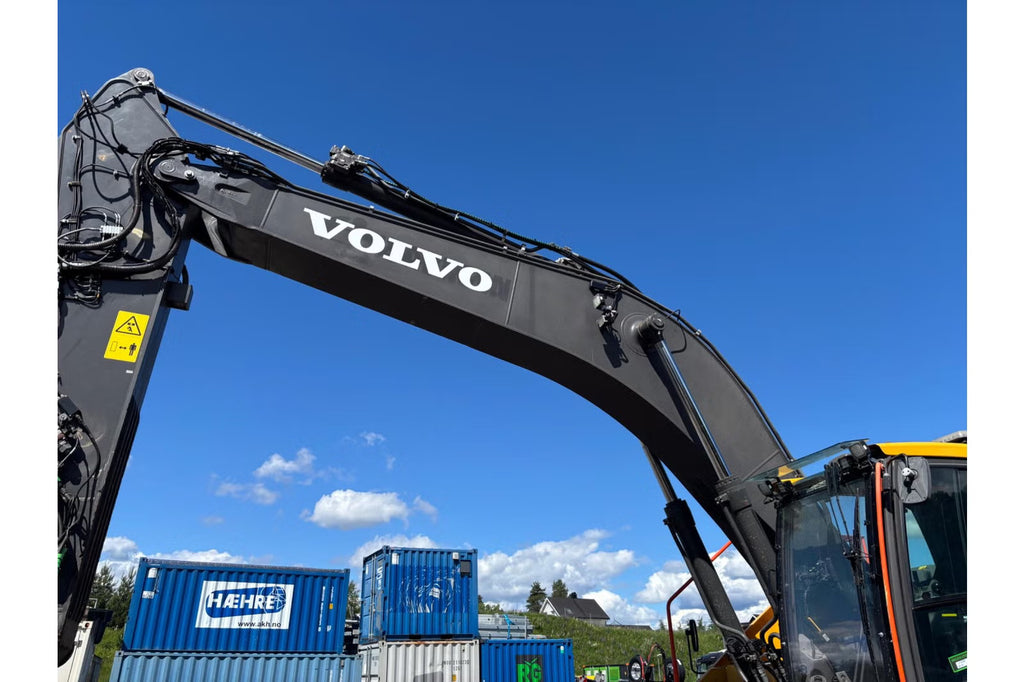 Pelle Volvo EC300EL