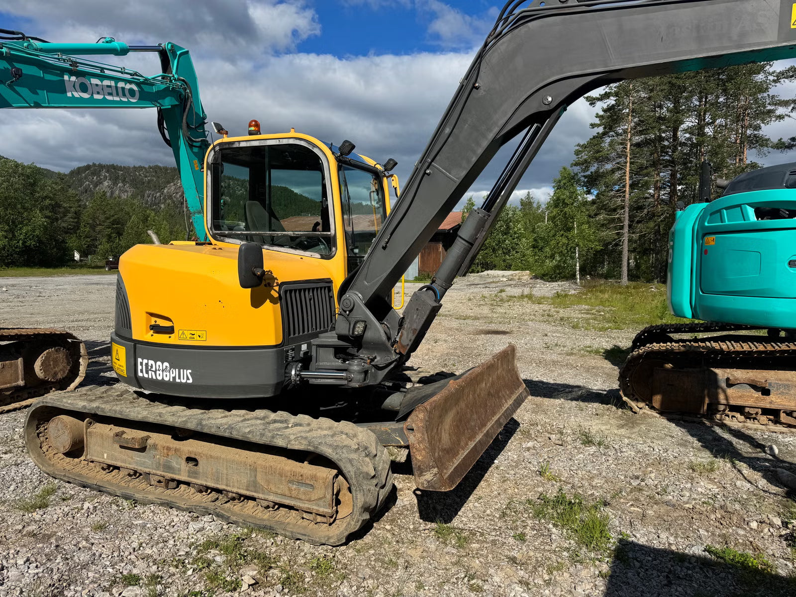 Mini Pelle Excavatrice Volvo ECR88Plus + 3 Godets