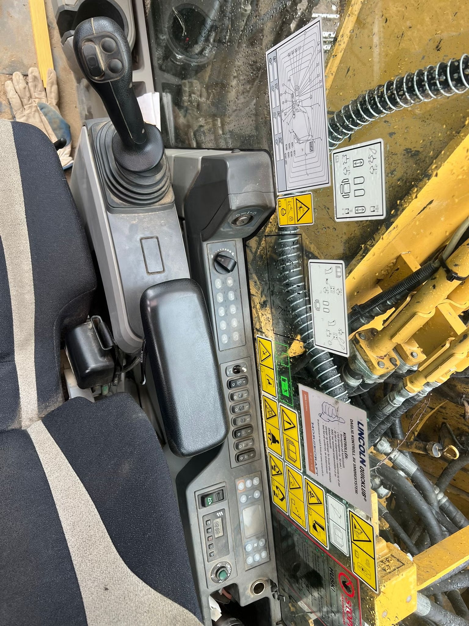 Pelle Cat 318E