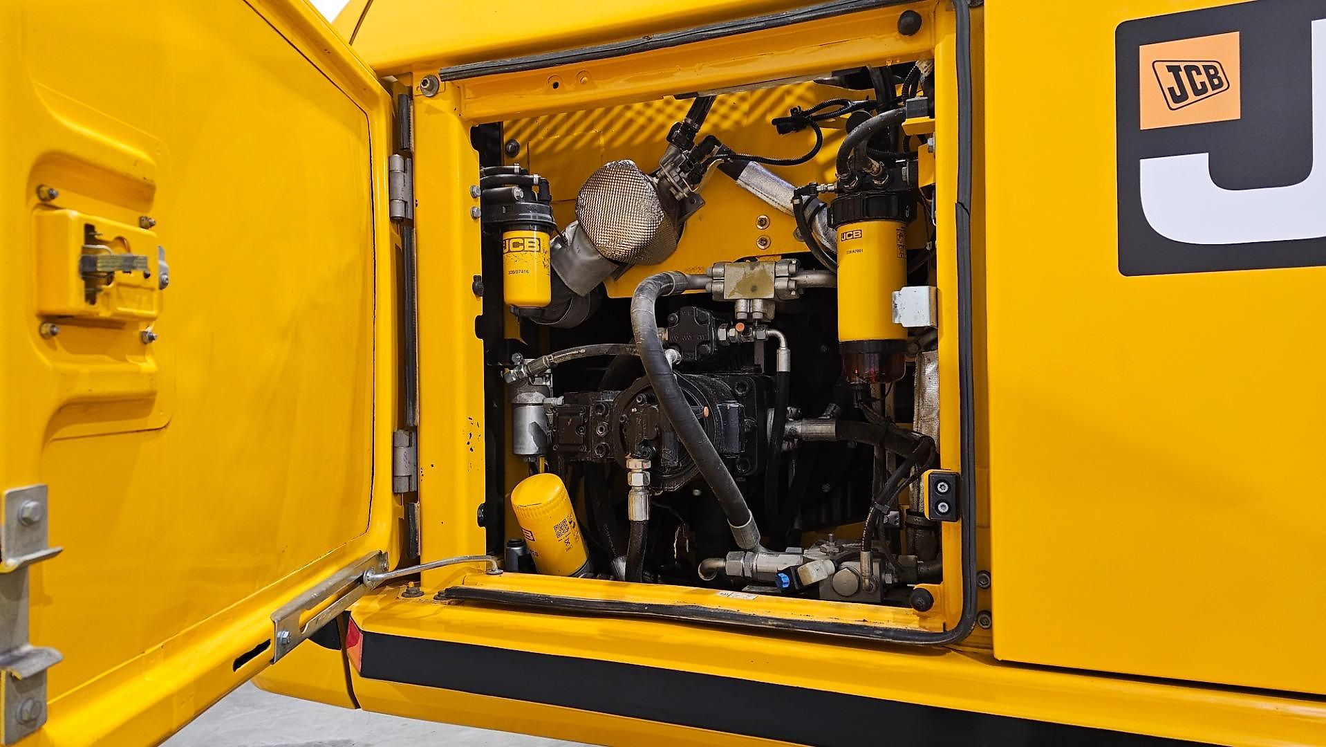 Pelle JCB 220X
