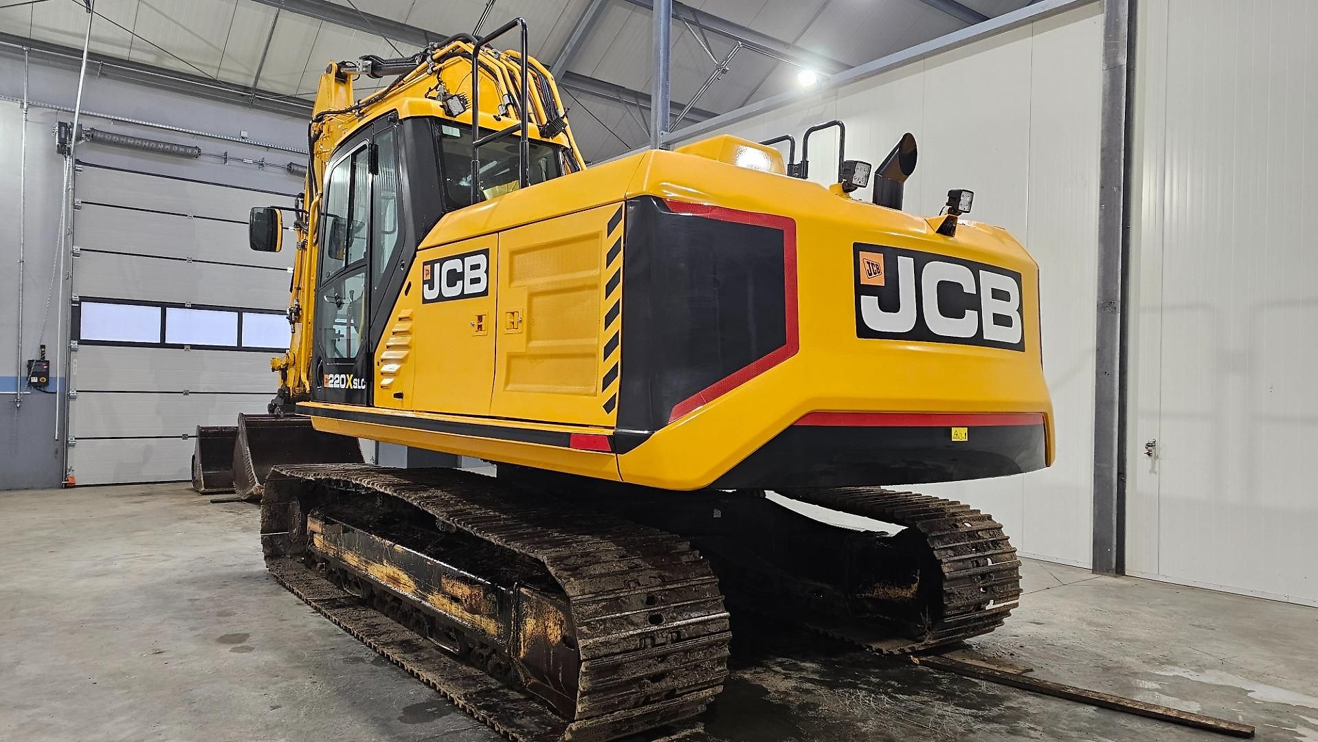 Pelle JCB 220X