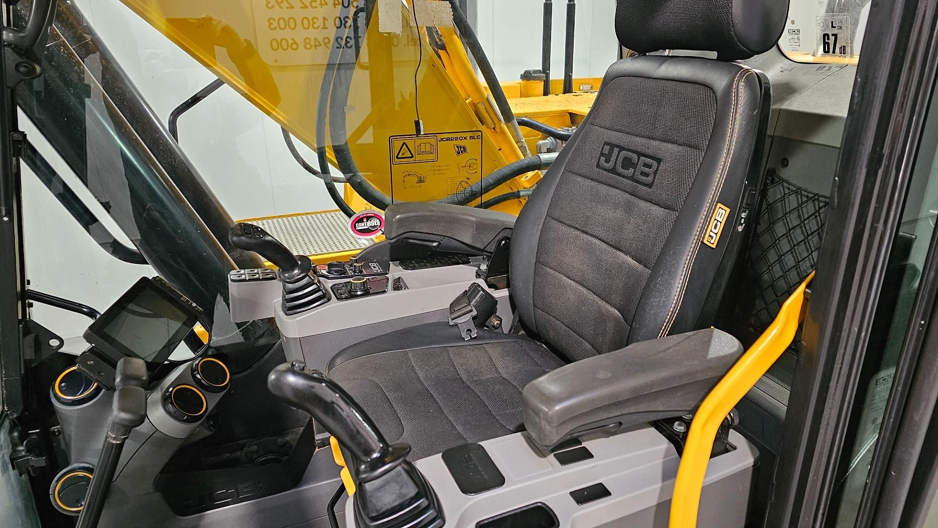 Pelle JCB 220X
