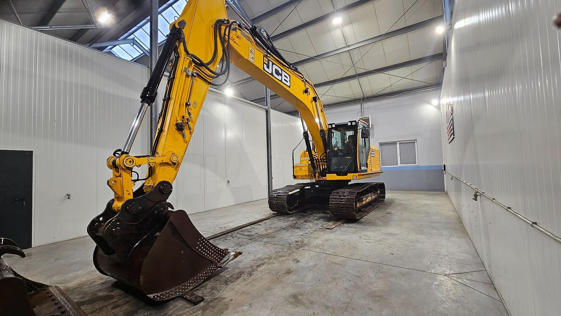 Pelle JCB 220X