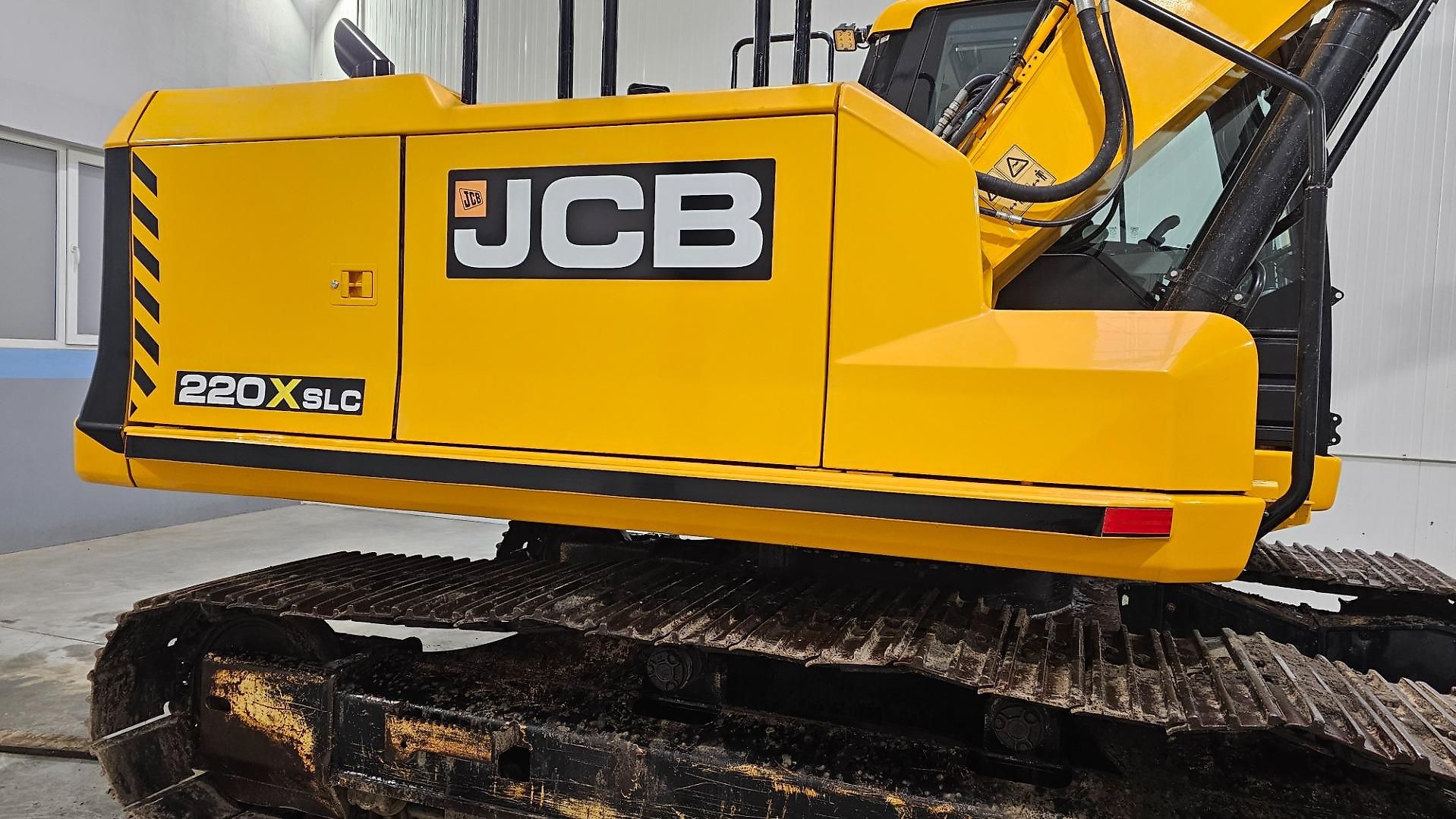 Pelle JCB 220X