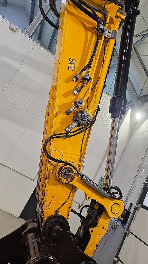 Pelle JCB 220X