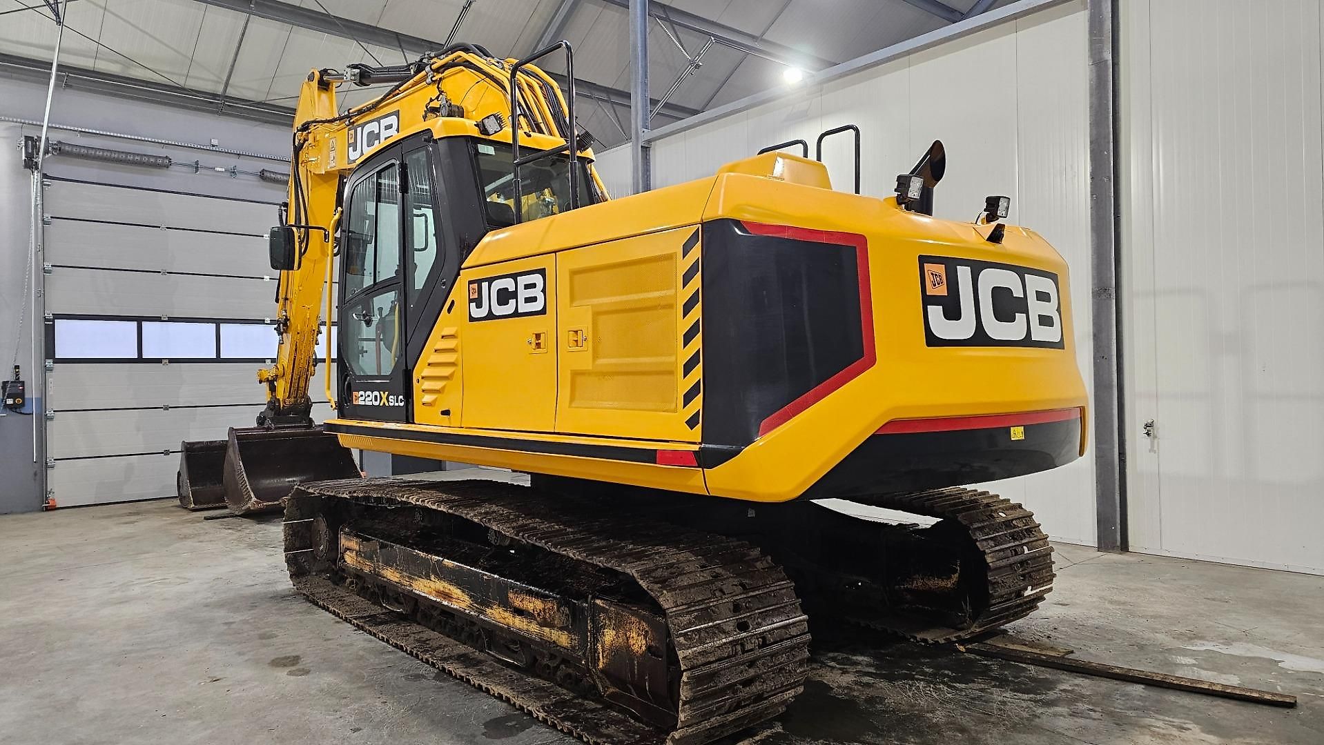Pelle JCB 220X