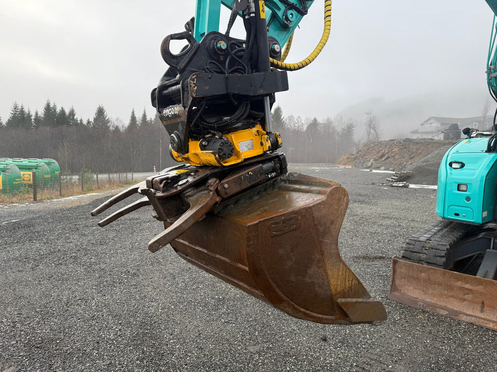 Pelle Kobelco SK75SR-7