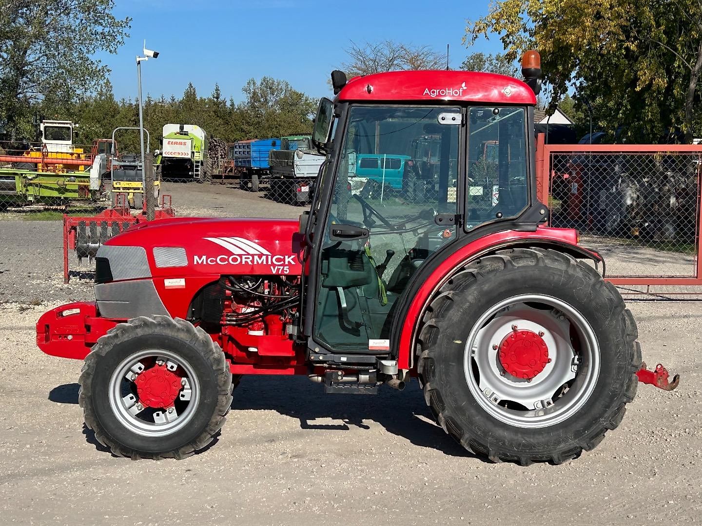 Tracteur McCormick V75