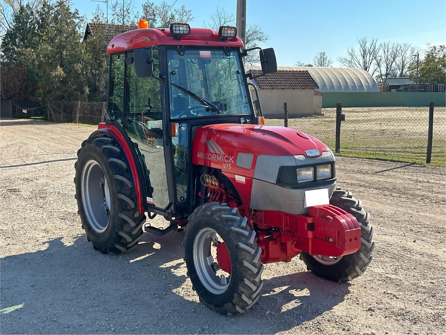 Tracteur McCormick V75