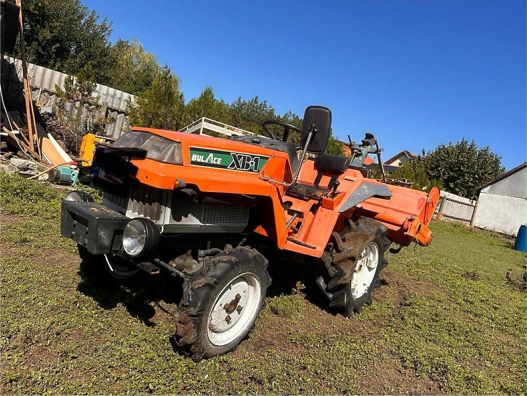 Tracteur Kubota XB-1