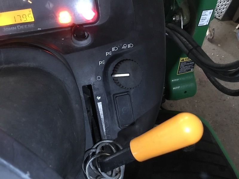 Tracteur John Deere 3320