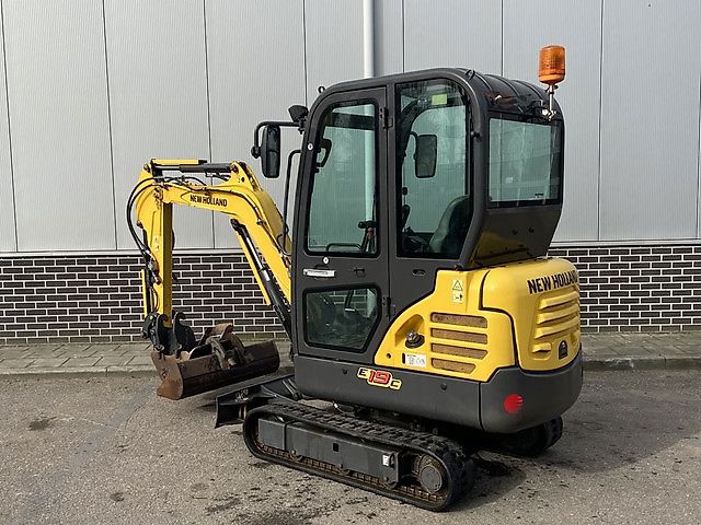 Mini Pelle New Holland E19C