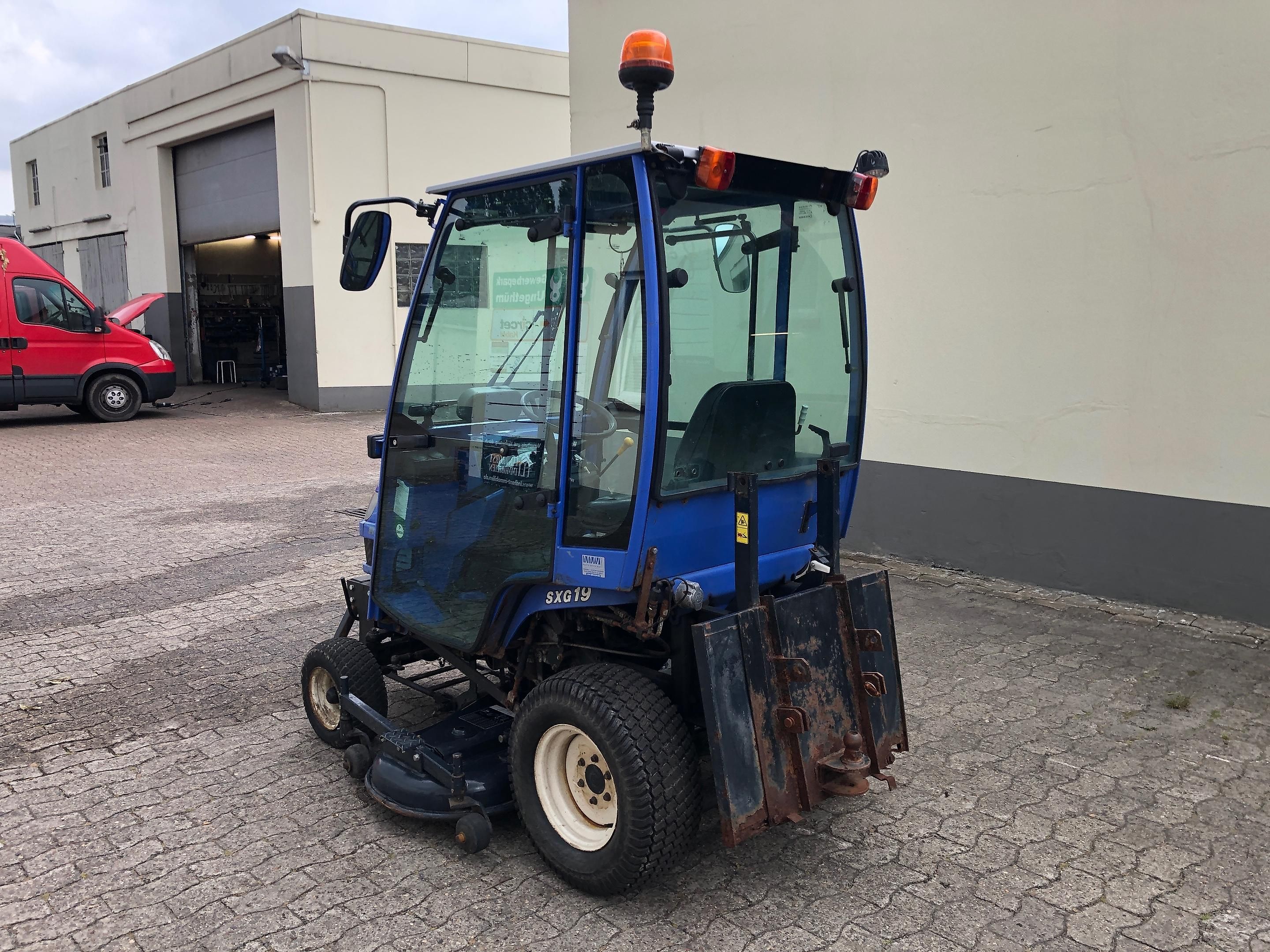 Tracteur Iseki SXG 19 + Tondeuse/Broyeur ventral