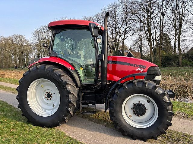 Tracteur Case IH MXU100