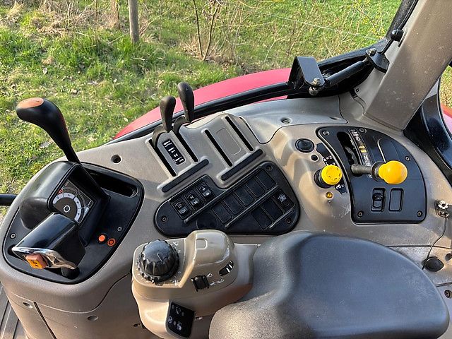 Tracteur Case IH MXU 100