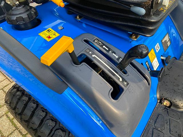 Tracteur New Holland TZ 24 D