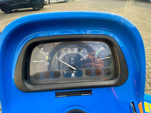 Tracteur New Holland TZ 24 D