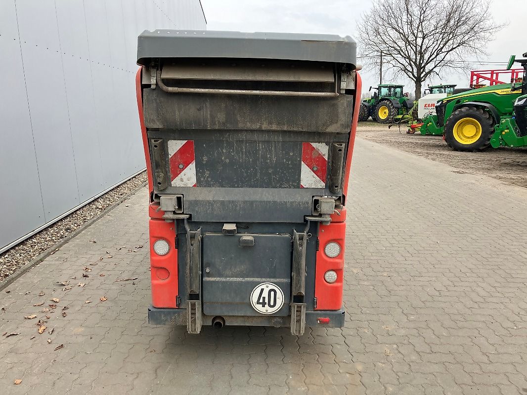Balayeuse automotrice Hako Citymaster 1600