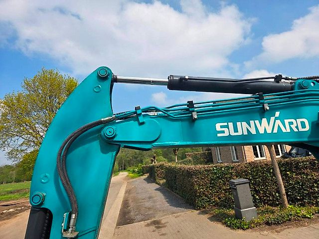 Mini Pelle Sunward SWE35UF