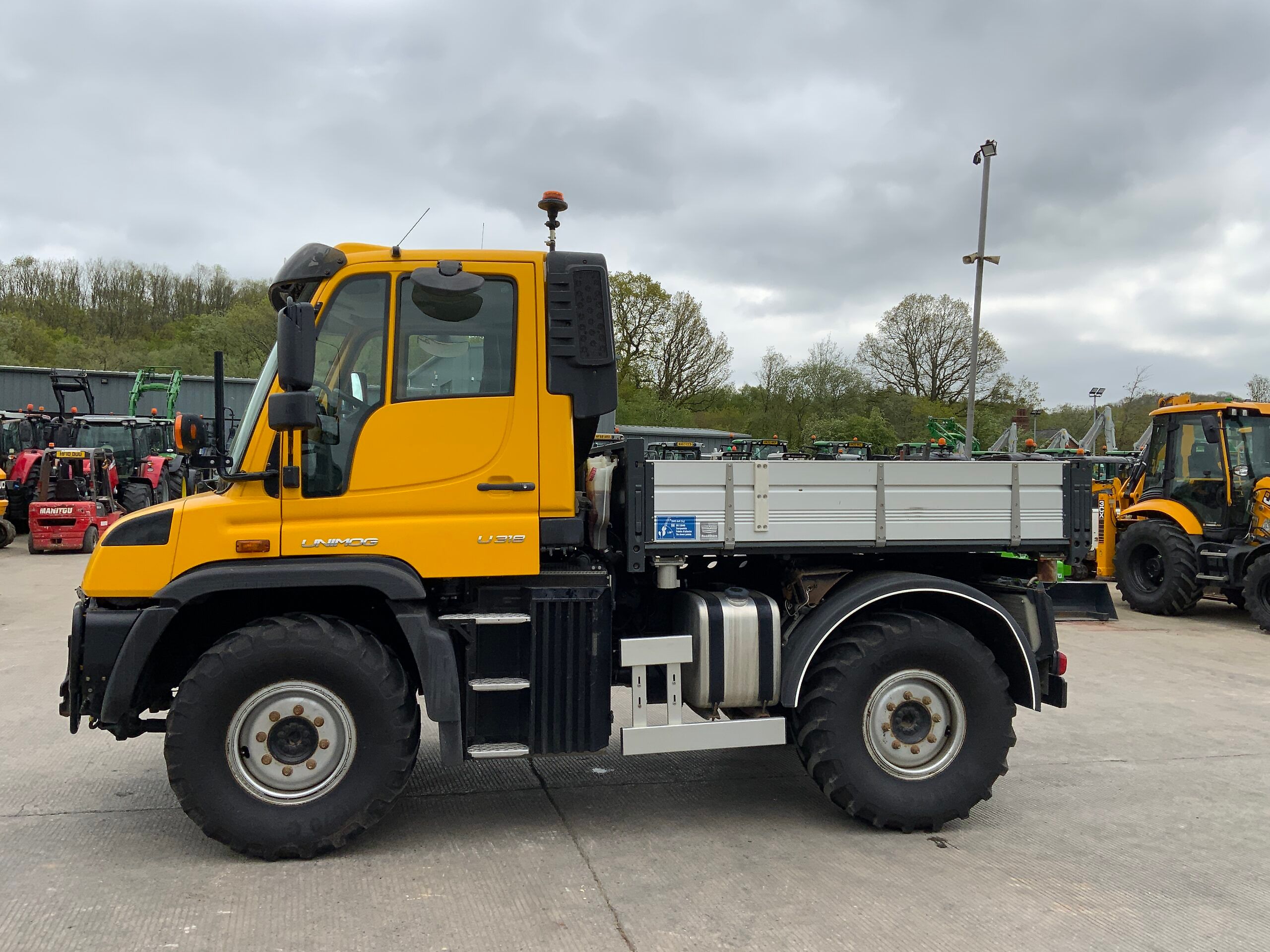 Unimog Mercedes-Benz U318