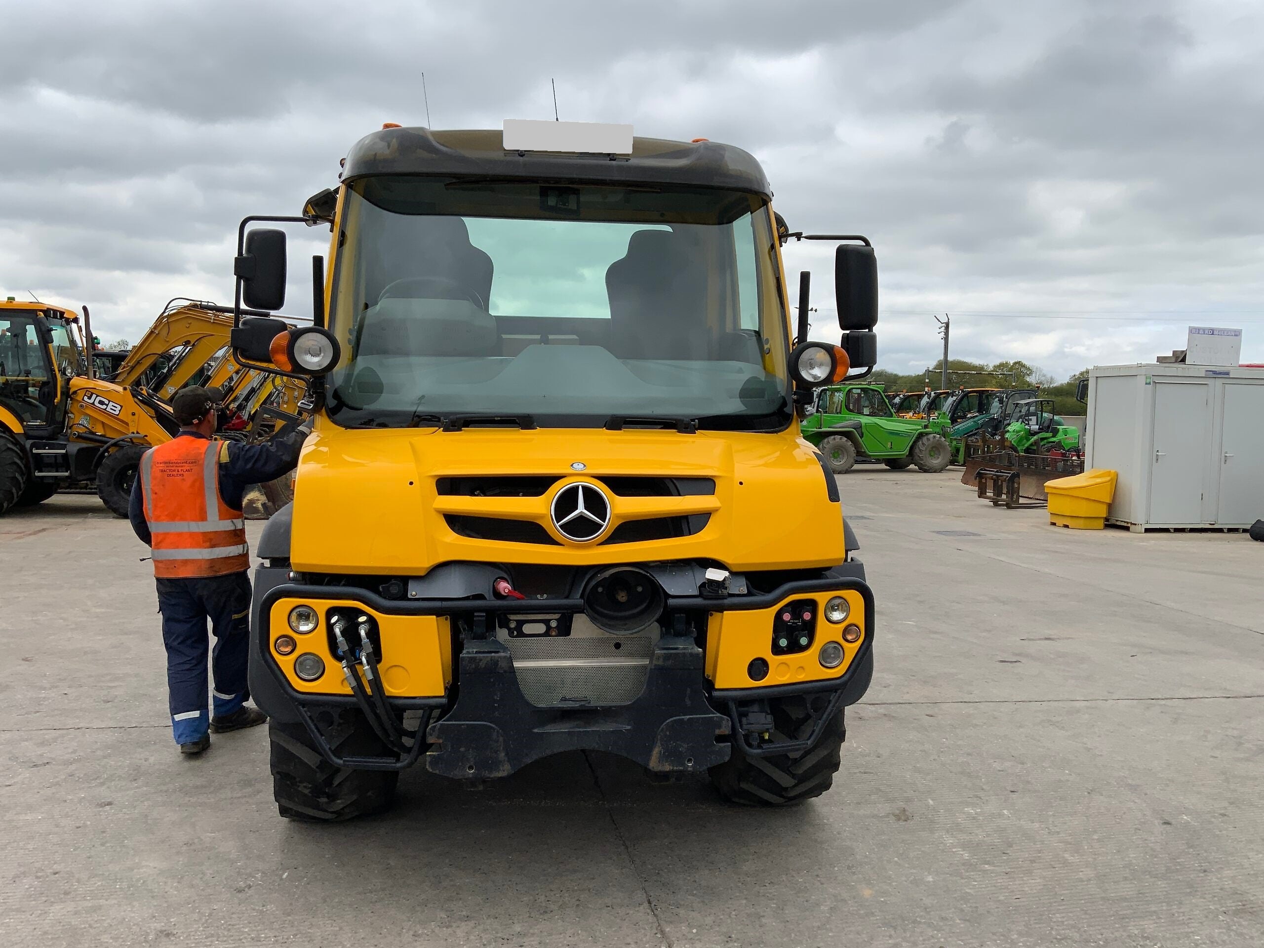 Unimog Mercedes-Benz U318