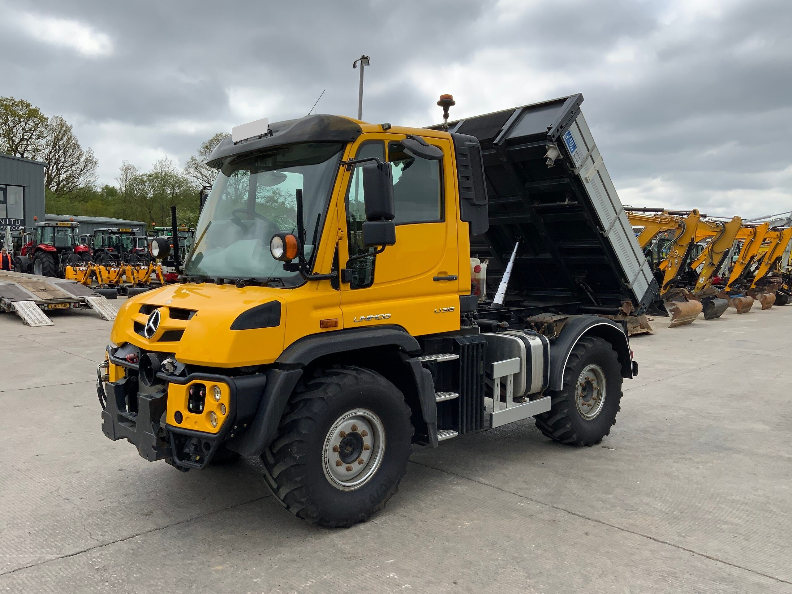 Unimog Mercedes-Benz U318